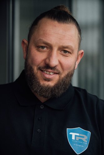 Harri Hildebrand, Lager und Logistik